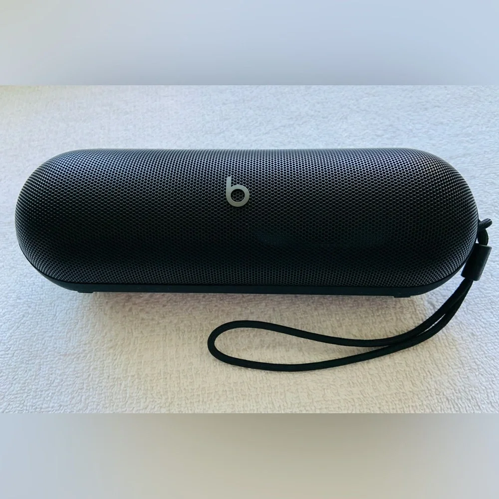 Beats by Dr. Dre Pill
Portable Bluetooth Speaker~Matte Black *A3211 - Picture 12 of 13